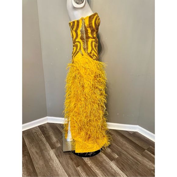 Aliétte Ostrich Feather-Embellished Sleeveless Gown Size 4 $10,000 - Picture 13 of 15